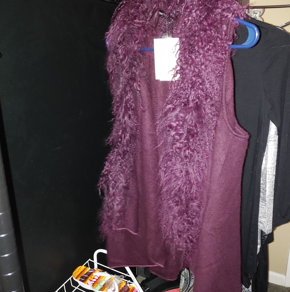 Australian lamb vest burgundy